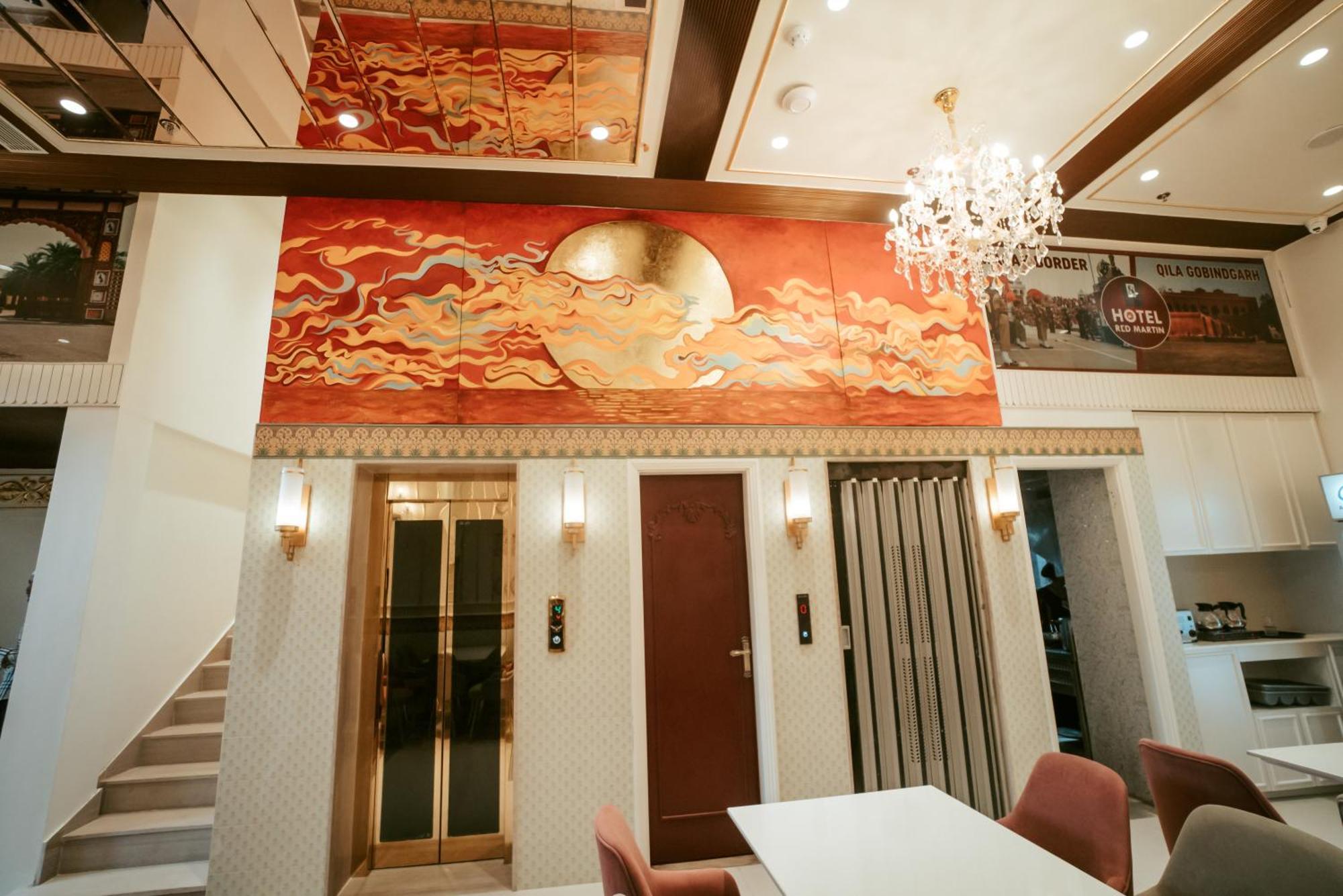 Stamps Red Martin By Eight Continents - 70 Steps From Golden Temple Hotel Amritsar Exterior photo